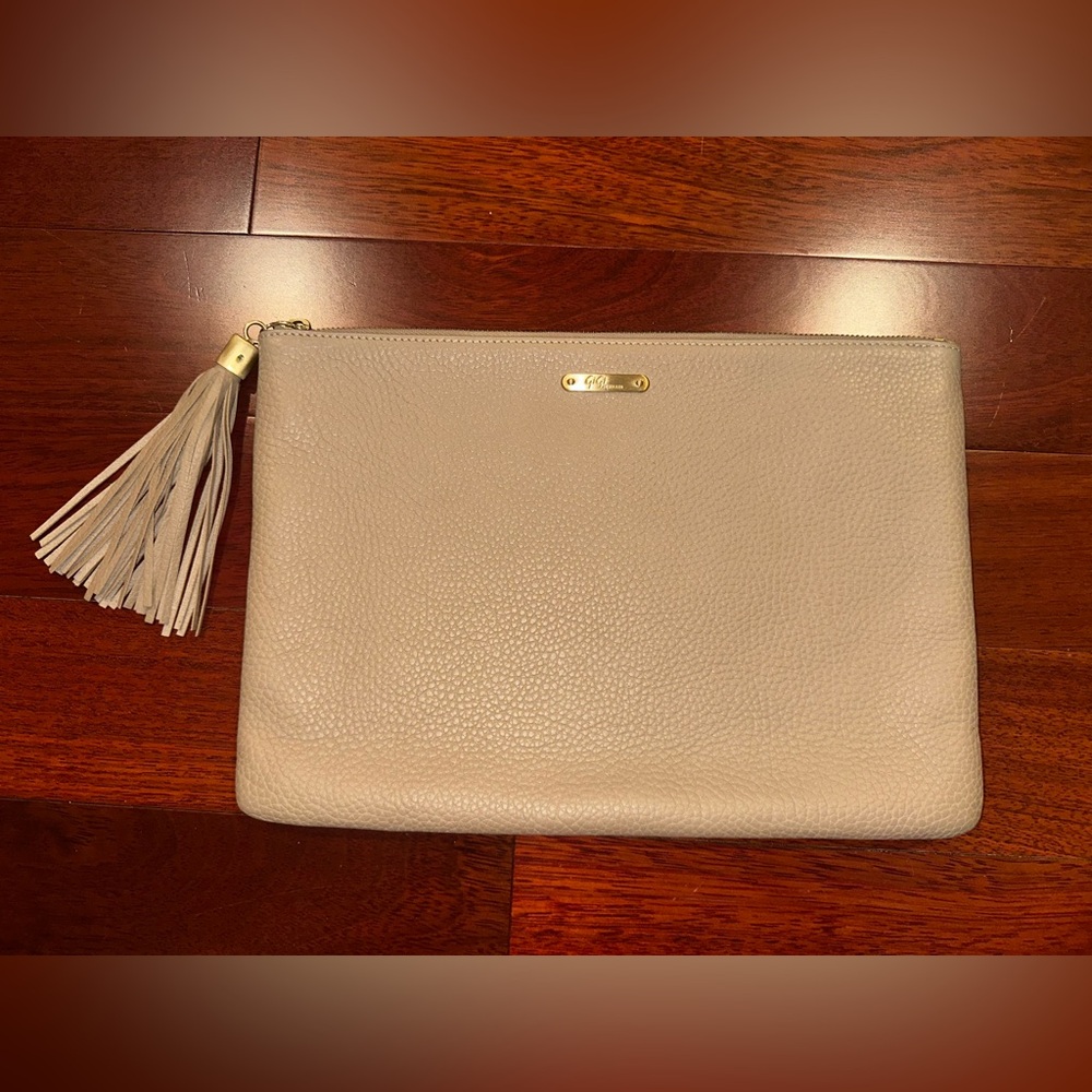 GiGi New York Handcrafted Womens Pebble Grain Leather All In One Bag Beige, Gold